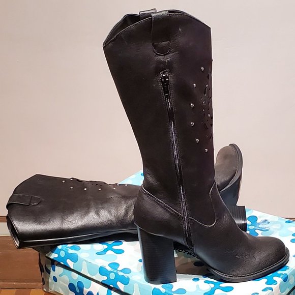 Black heeled cowboy boots - Picture 3 of 5
